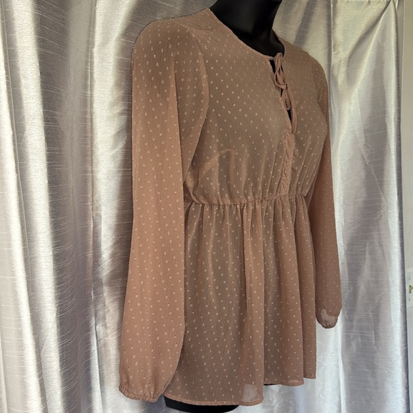 Torrid 0 Blush Pink Women’s U.S. 12 Textured Keyhole with Tie Long Sleeve Blouse - Picture 3 of 7